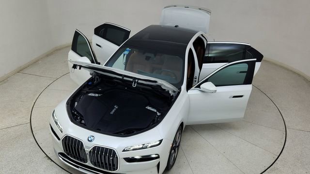 Used 2023 BMW i7 xDrive60 w/ Executive Package 2 image 89