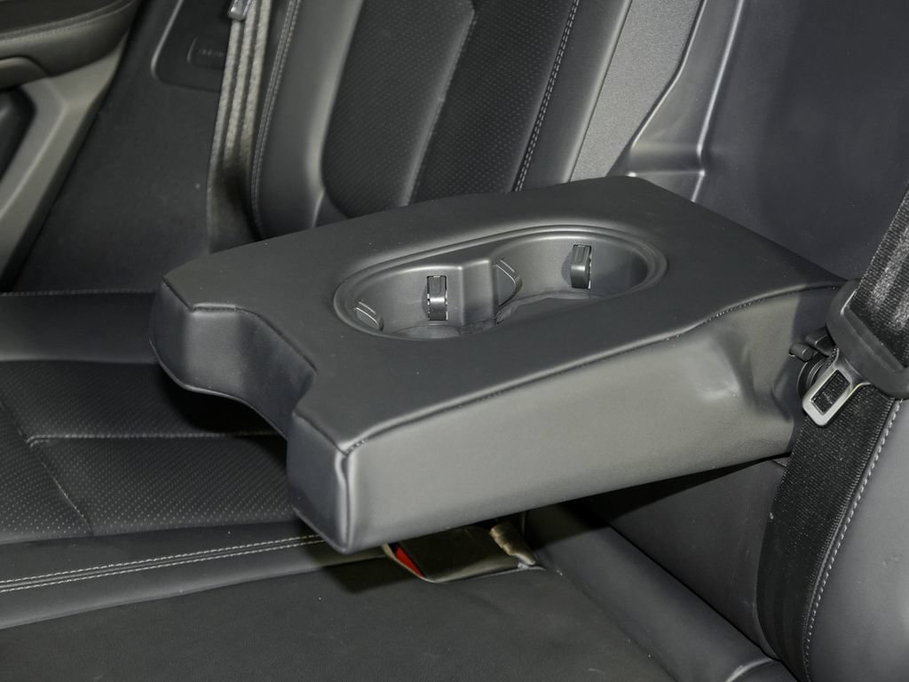 Certified 2023 Porsche Macan Turbo AWD/4WD image 35