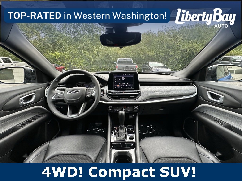 Used 2025 Jeep Compass Latitude image 9