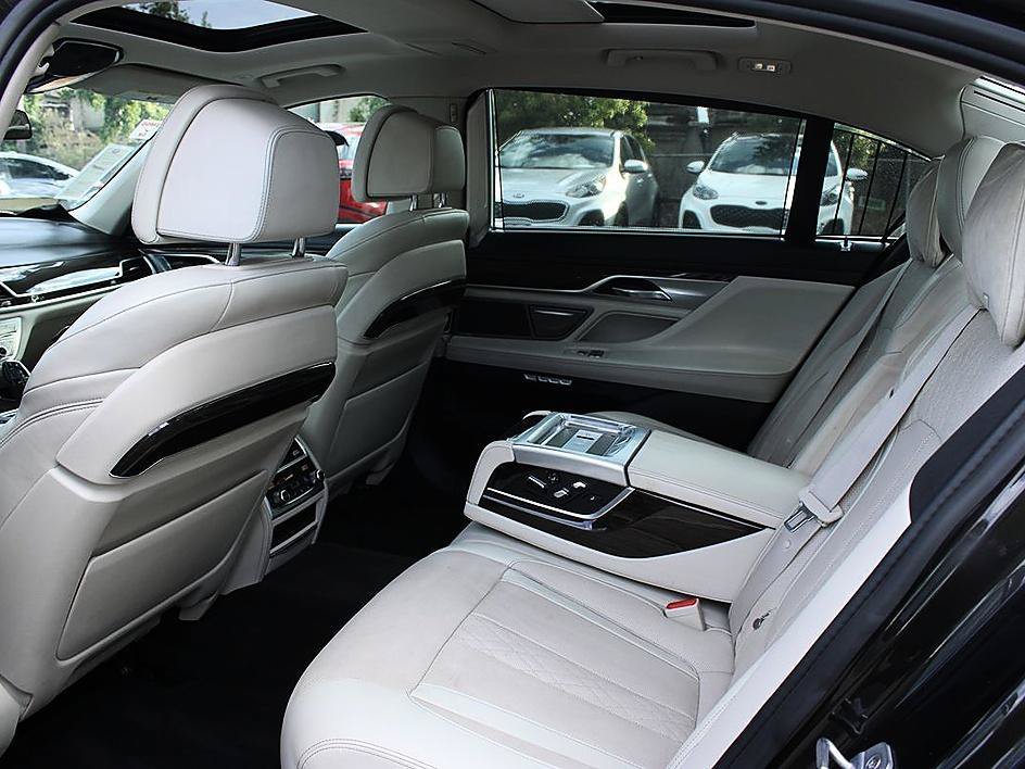 Used 2016 BMW 750i RWD image 16