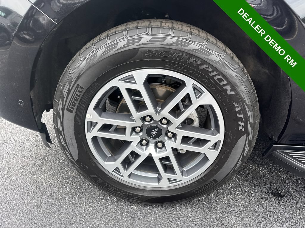 Used 2025 Ford Expedition Max Active AWD/4WD image 21