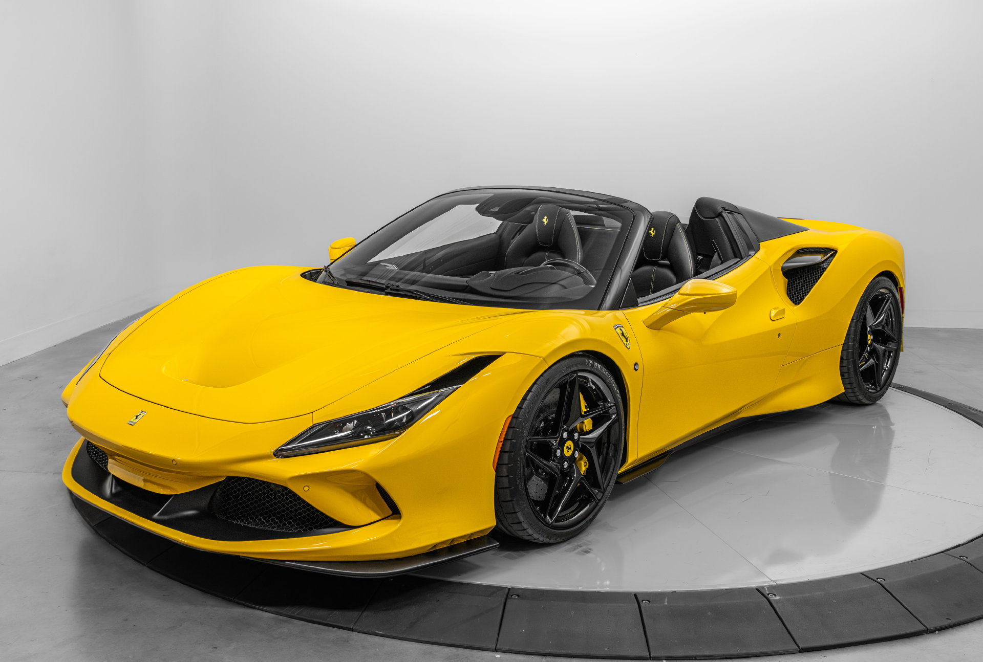 Certified 2021 Ferrari F8 Tributo RWD image 12
