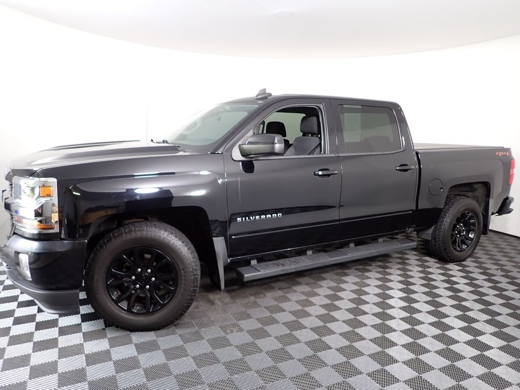 Used 2018 Chevrolet Silverado 1500 LT w/ All Star Edition AWD/4WD image 11