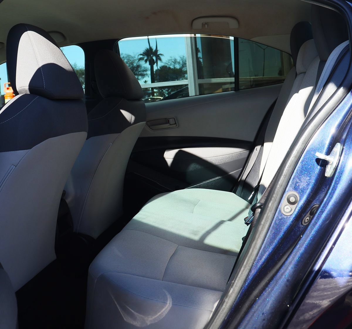 Used 2022 Toyota Corolla LE FWD image 30