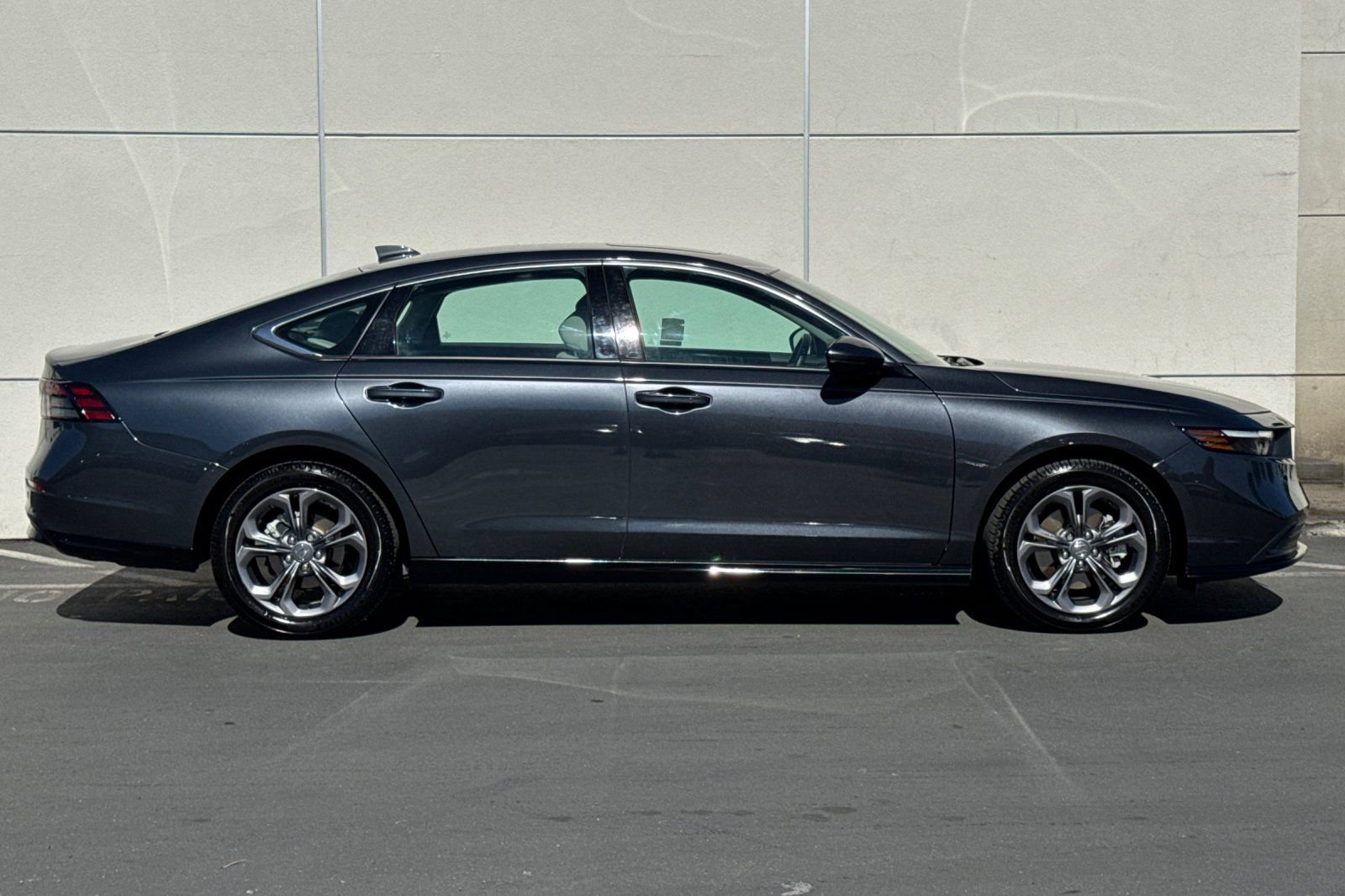 Certified 2024 Honda Accord EX-L image 2