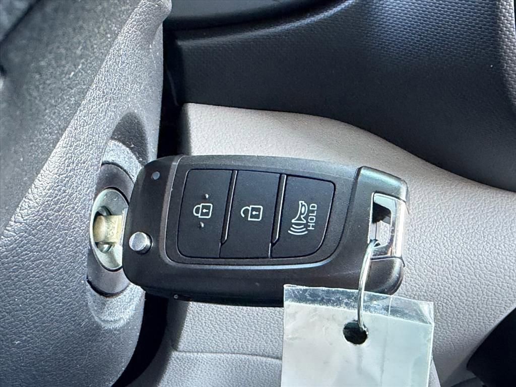 Certified 2023 Hyundai Venue SEL w/ Cargo Package image 22