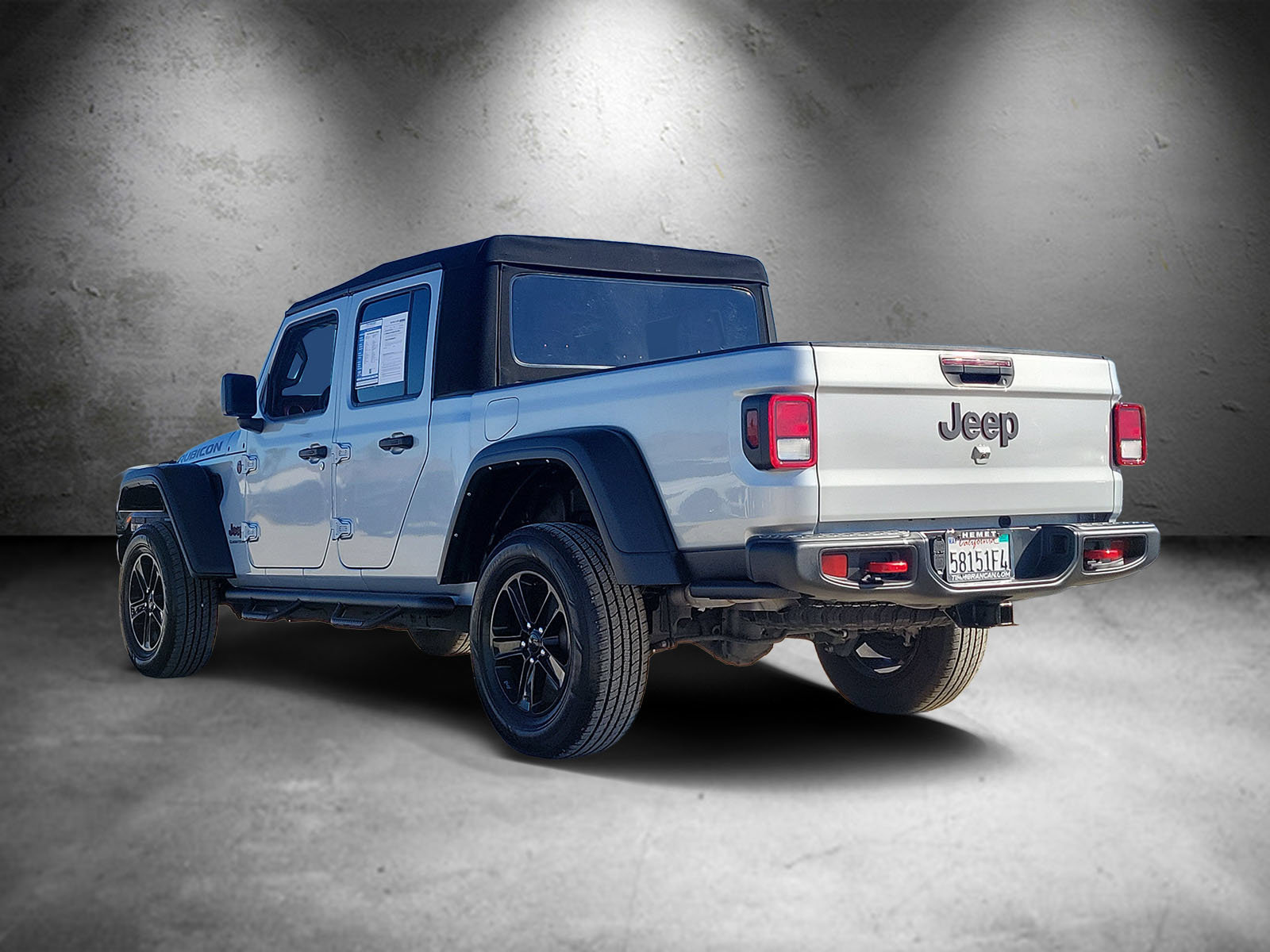 Used 2023 Jeep Gladiator Rubicon w/ Trailer Tow Package AWD/4WD image 4