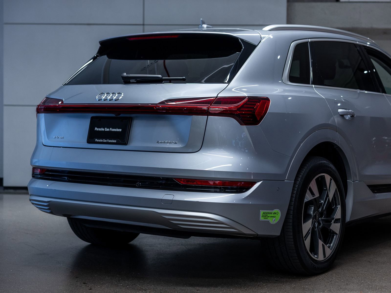 Used 2023 Audi e-tron Premium Plus AWD/4WD image 27