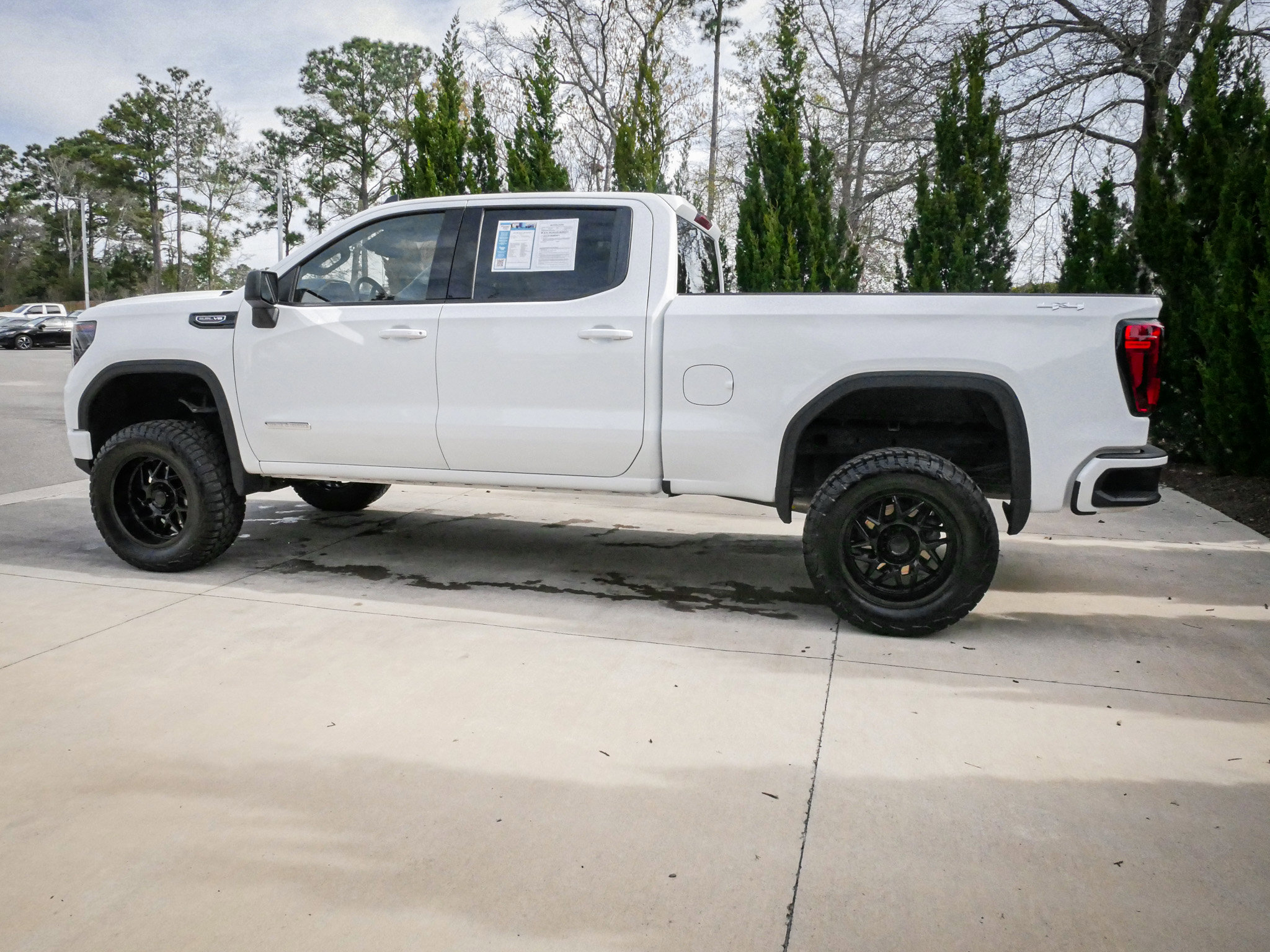 Used 2024 GMC Sierra 1500 Elevation AWD/4WD image 7