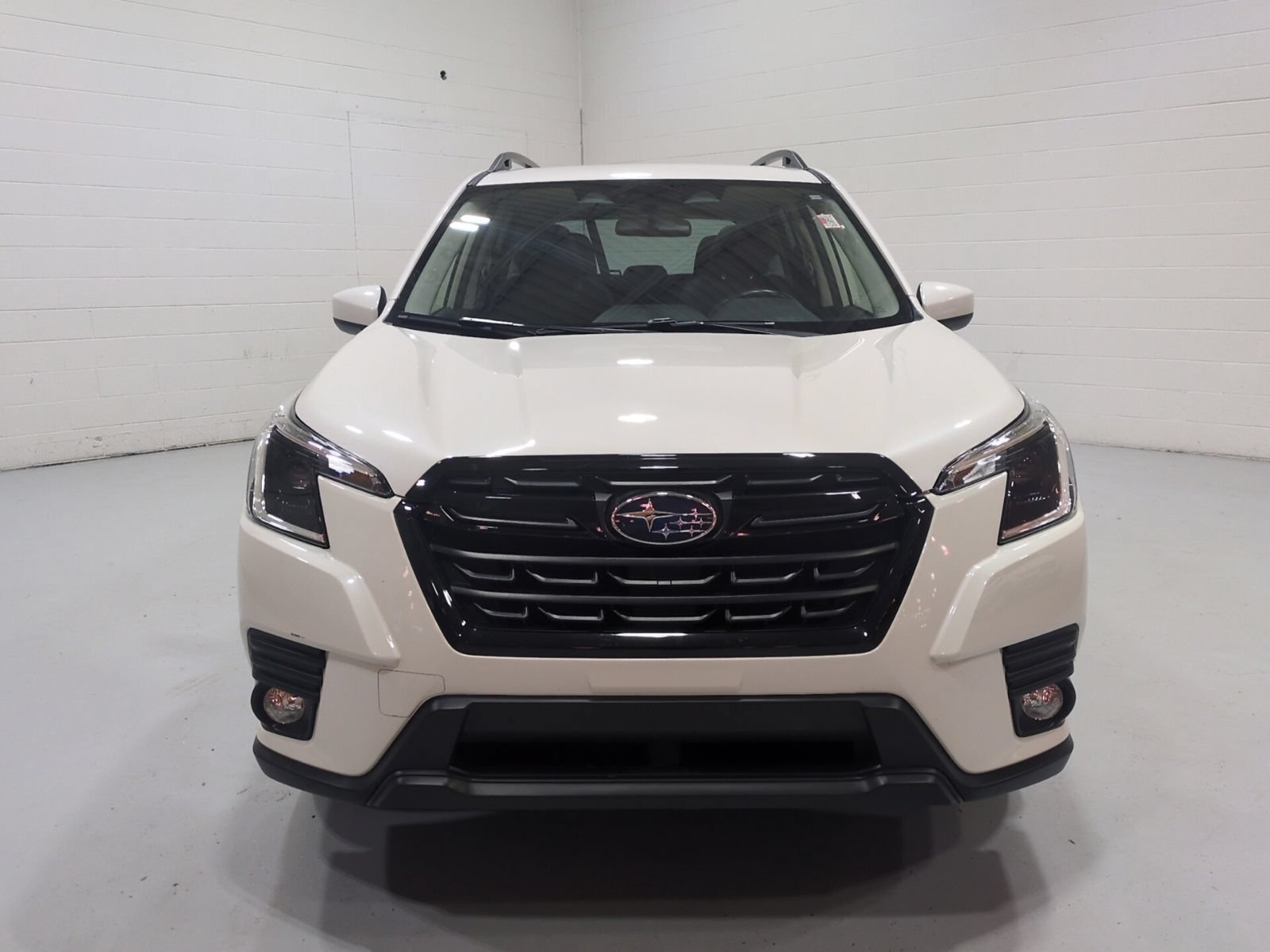 Certified 2023 Subaru Forester Premium AWD/4WD image 8
