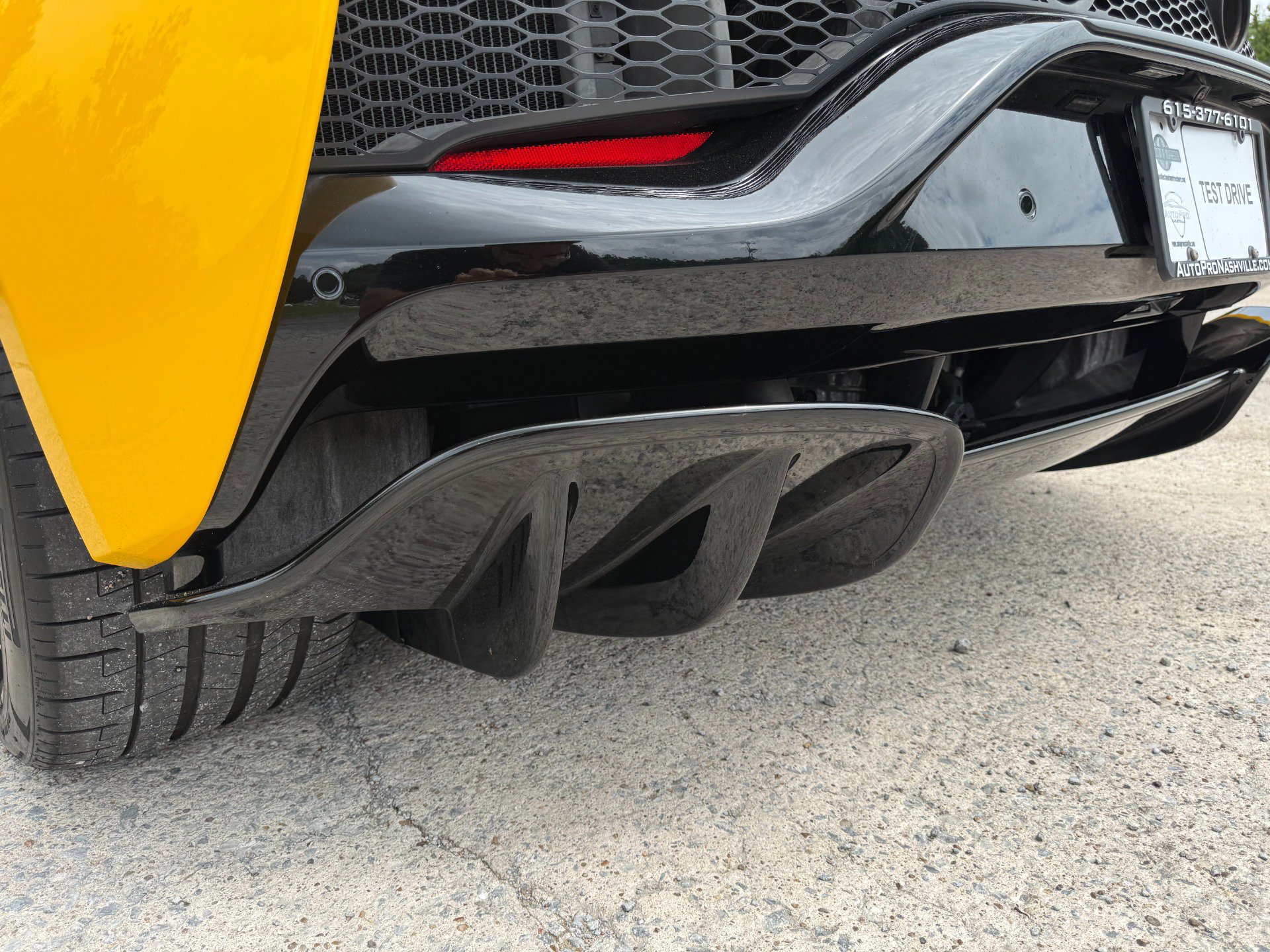 Used 2024 McLaren Artura RWD image 60