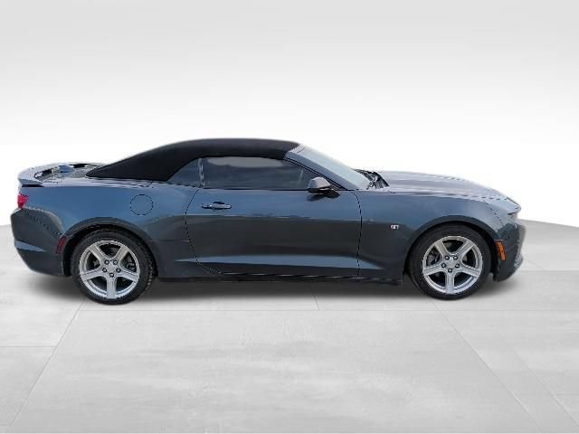Used 2021 Chevrolet Camaro LT RWD image 2