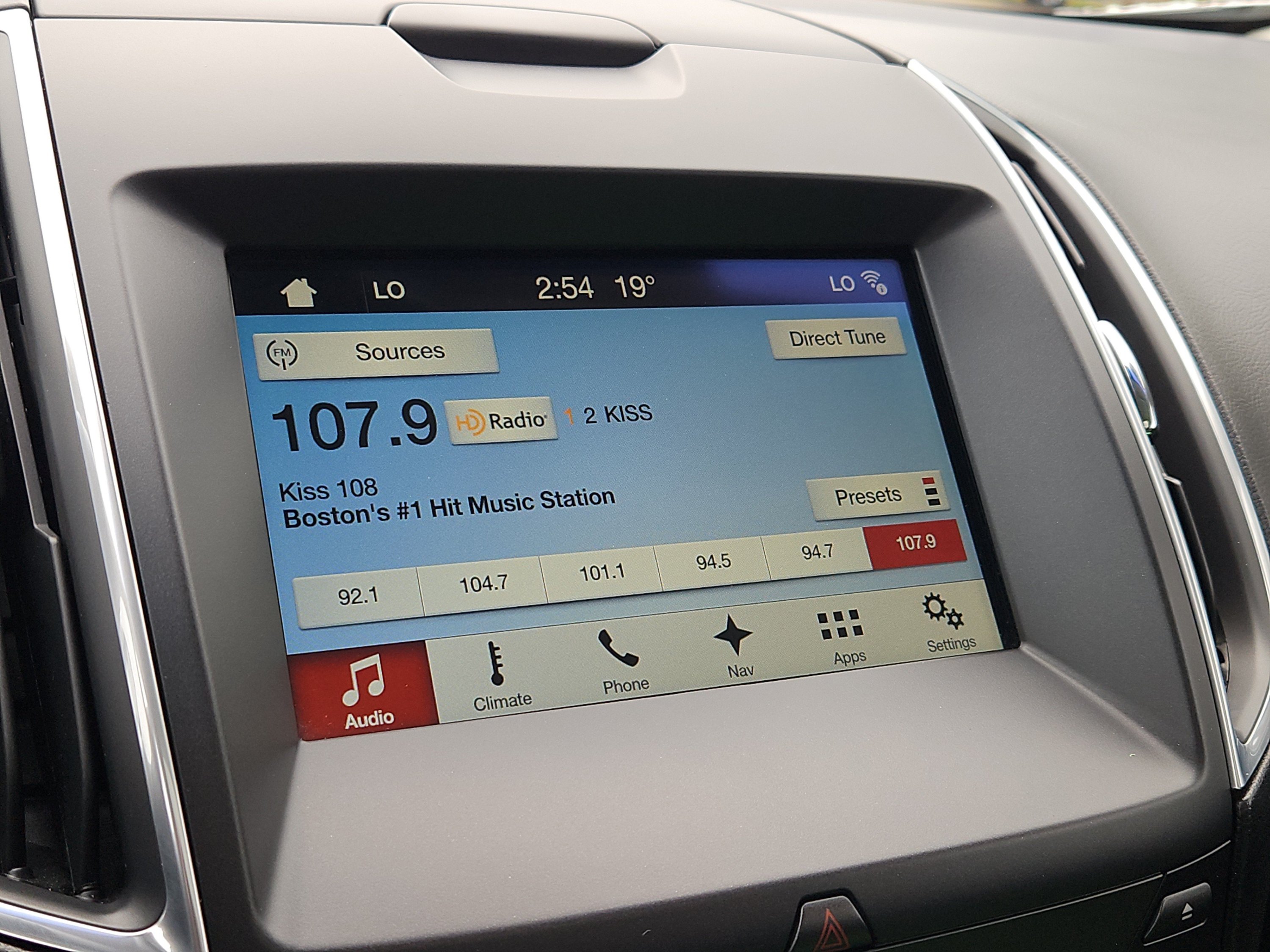 Used 2017 Ford Edge Titanium w/ Equipment Group 302A AWD/4WD image 25