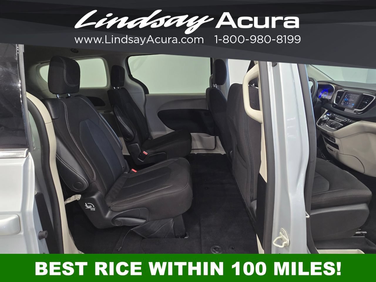 Used 2023 Chrysler Voyager LX FWD image 9