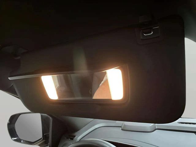 Used 2025 Chevrolet Suburban LT RWD image 58