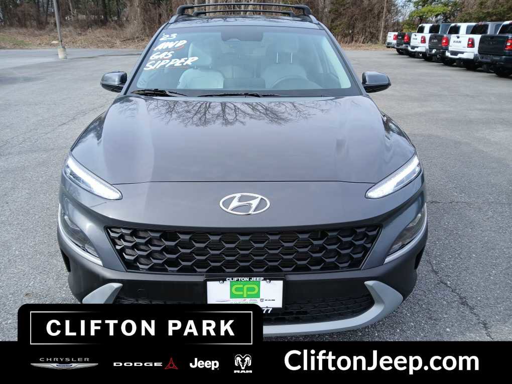 Used 2023 Hyundai Kona SEL image 2