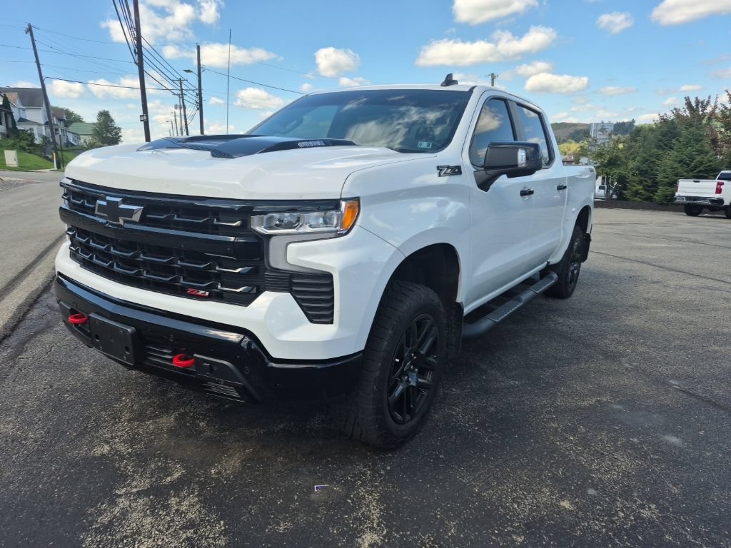 Used 2026 Chevrolet Silverado 1500 LT Trail Boss w/ LT Trail Boss Premium Package AWD/4WD image 3