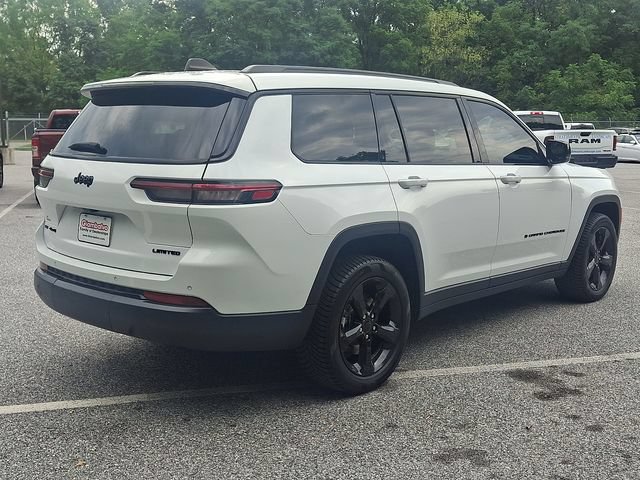 Used 2023 Jeep Grand Cherokee L Limited w/ Black Appearance Package AWD/4WD image 2