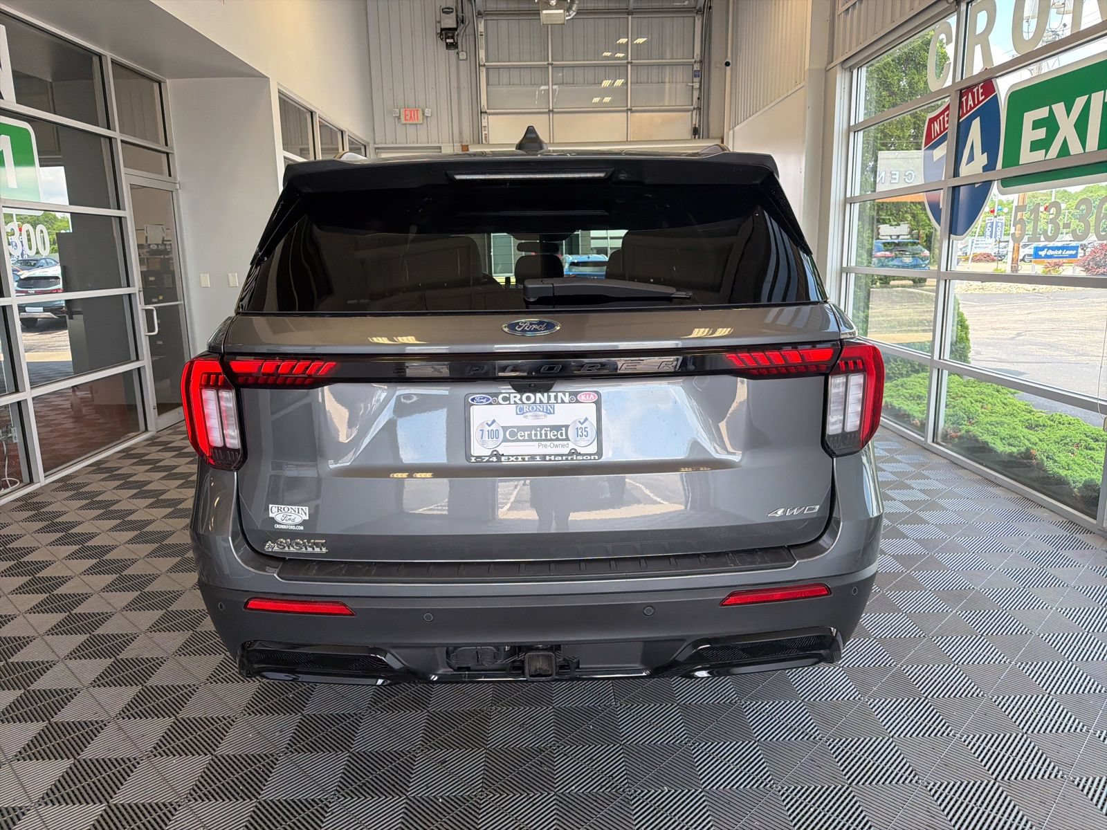Used 2025 Ford Explorer ST-Line w/ ST-Line Street Pack AWD/4WD image 6