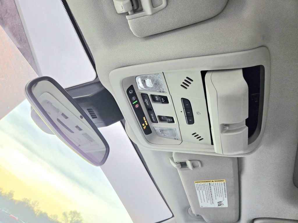 Used 2024 GMC Terrain Denali w/ Denali Premium Package image 33