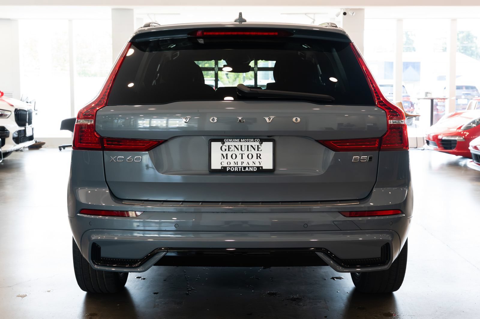 Used 2023 Volvo XC60 B5 Plus w/ Protection Package Premier AWD/4WD image 5