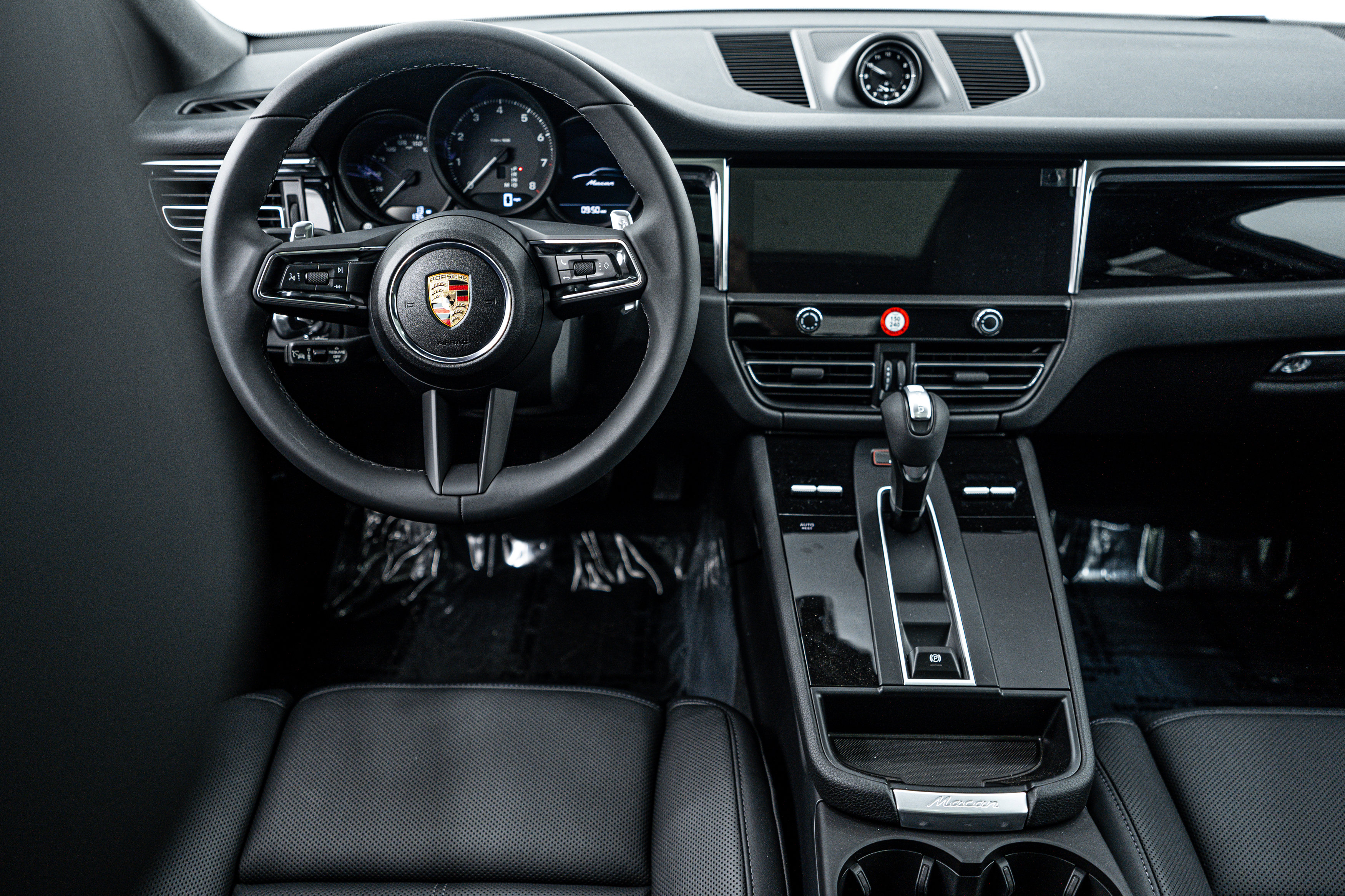 New 2025 Porsche Macan image 13