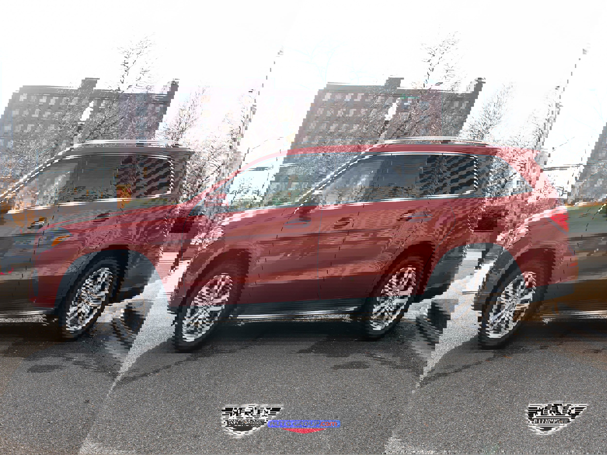 Used 2018 Mercedes-Benz GLS 450 4MATIC w/ Premium Package image 4