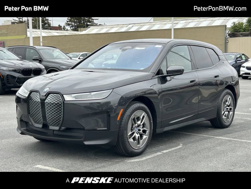 Used 2023 BMW iX xDrive50 AWD/4WD image 1