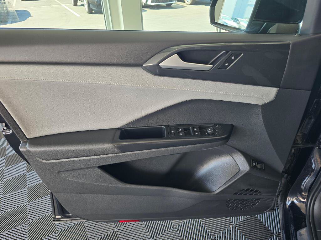 Used 2022 Volkswagen Taos SEL AWD/4WD image 33