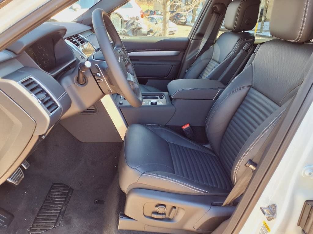 New 2025 Land Rover Discovery Dynamic SE AWD/4WD image 5