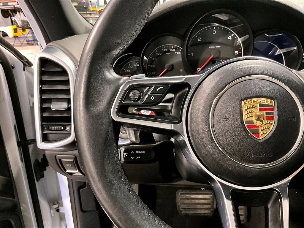 Used 2015 Porsche Cayenne Diesel image 23