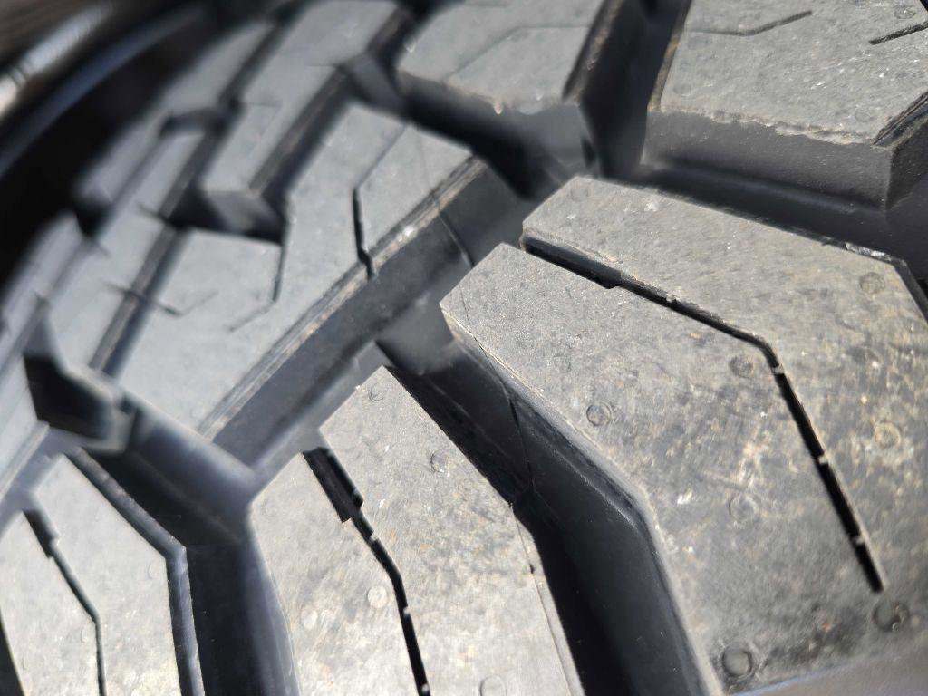 Used 2016 Jeep Wrangler Unlimited Sahara image 35