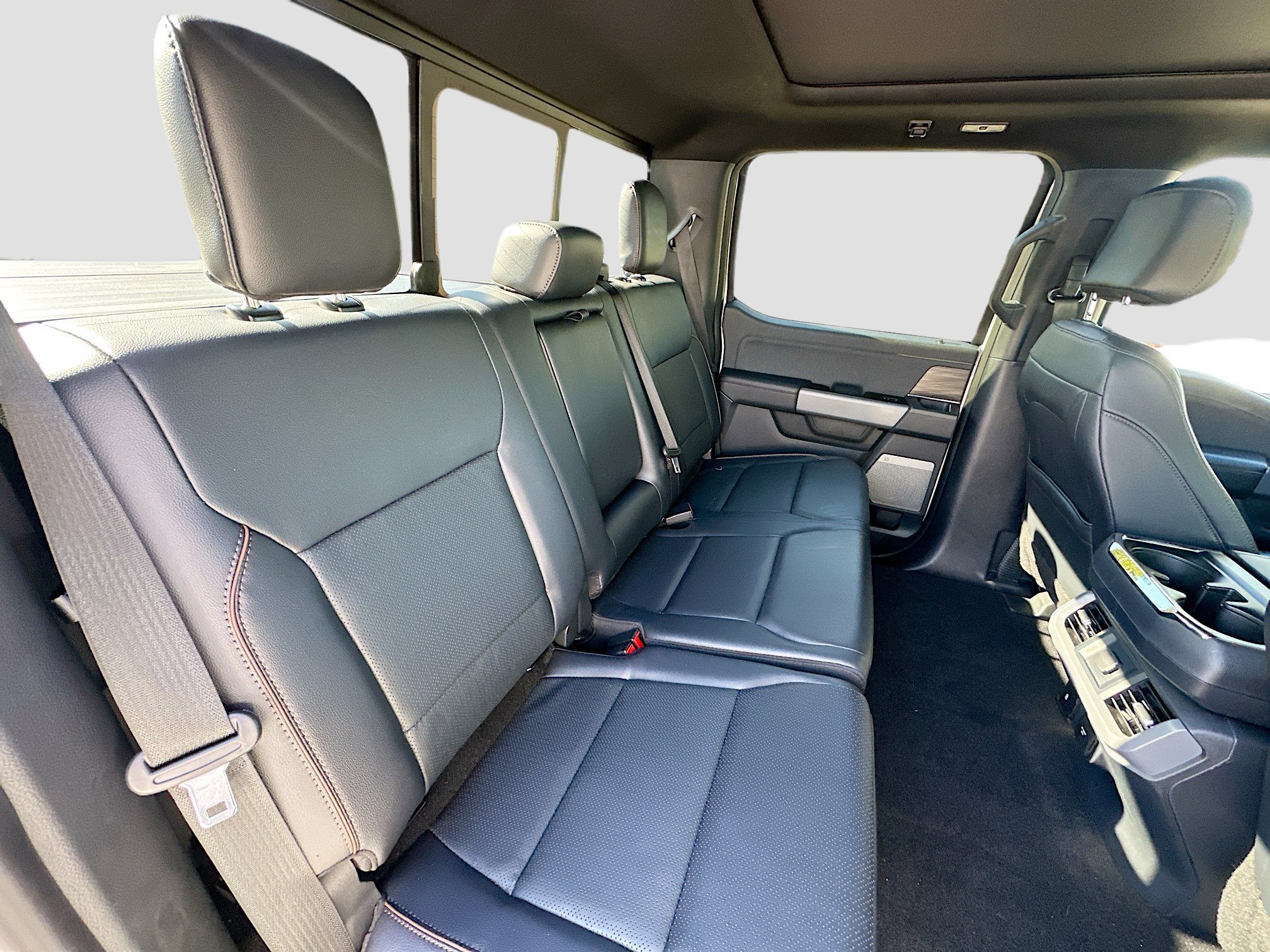 Used 2024 Ford F150 Lariat w/ FX4 Off-Road Package image 31