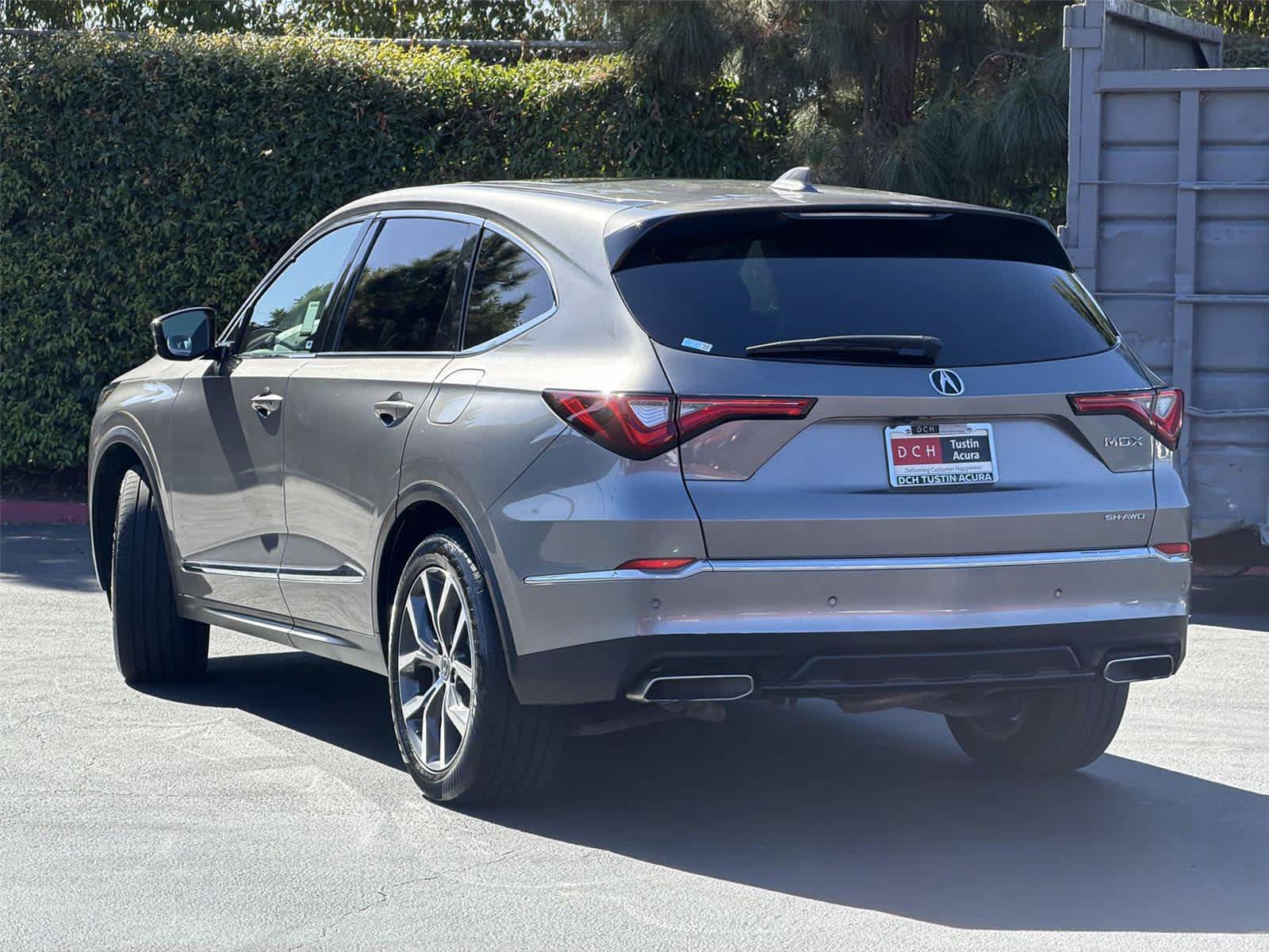 Used 2023 Acura MDX w/ Technology Package AWD/4WD image 5