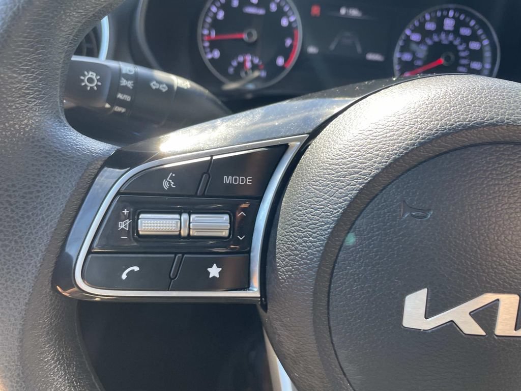 Used 2024 Kia Forte LXS FWD image 27