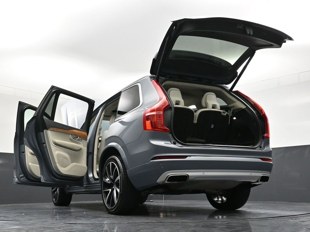 Used 2021 Volvo XC90 T6 Momentum w/ Advanced Package image 38