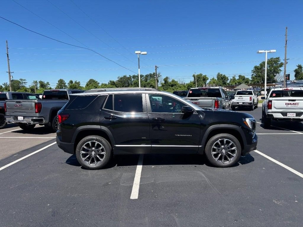 New 2026 GMC Terrain Elevation w/ Elevation Premium Package FWD image 2