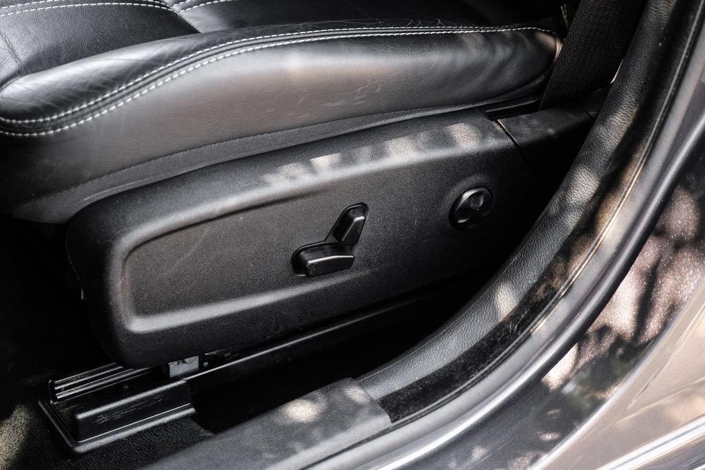 Used 2019 Chrysler 300 S RWD image 43