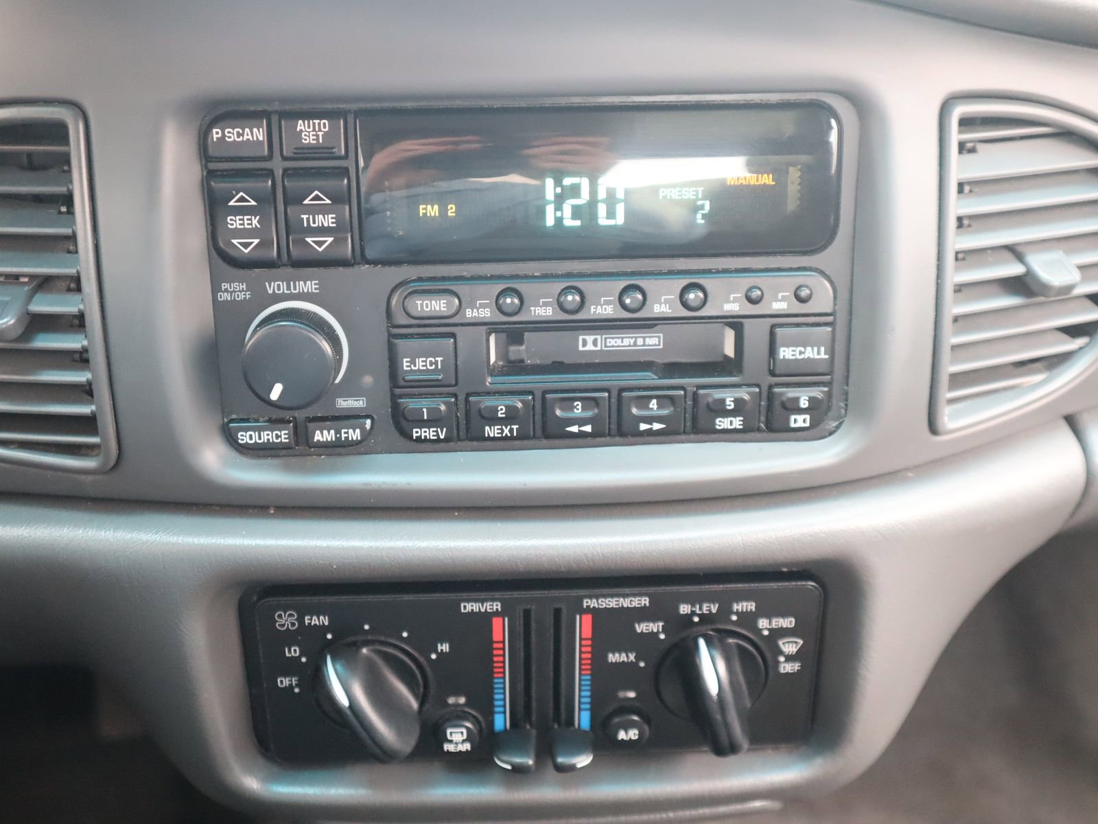 Used 2003 Buick Century Custom image 34