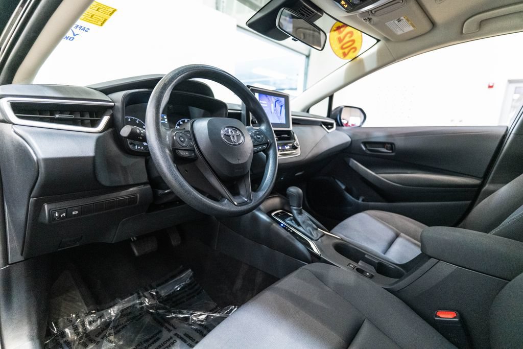 Used 2024 Toyota Corolla LE FWD image 4