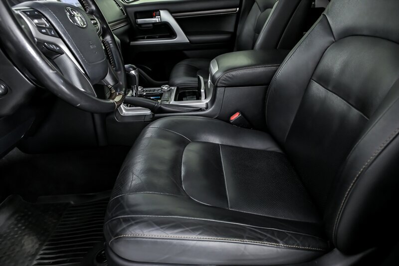 Used 2020 Toyota Land Cruiser Heritage Edition AWD/4WD image 20