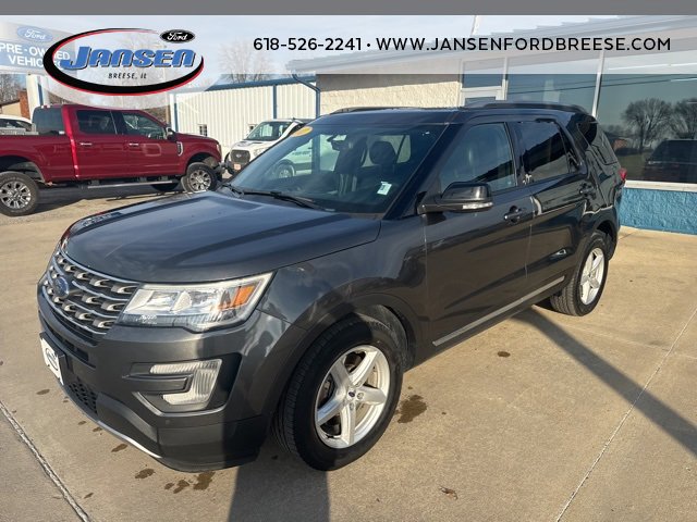 Used 2017 Ford Explorer XLT w/ Equipment Group 202A image 3