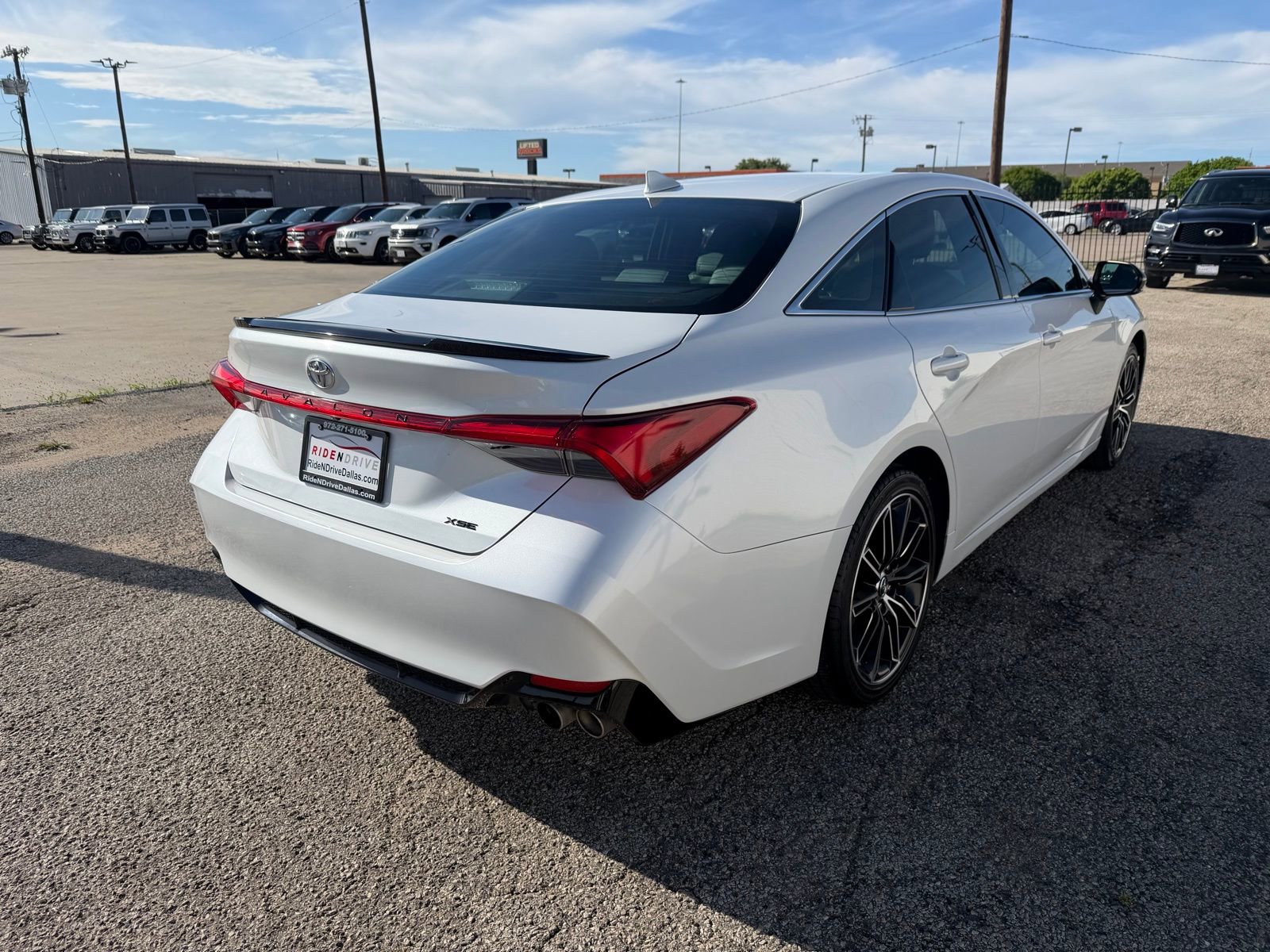 Used 2019 Toyota Avalon XSE FWD image 7