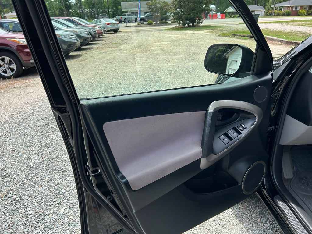 Used 2007 Toyota RAV4 4WD image 8