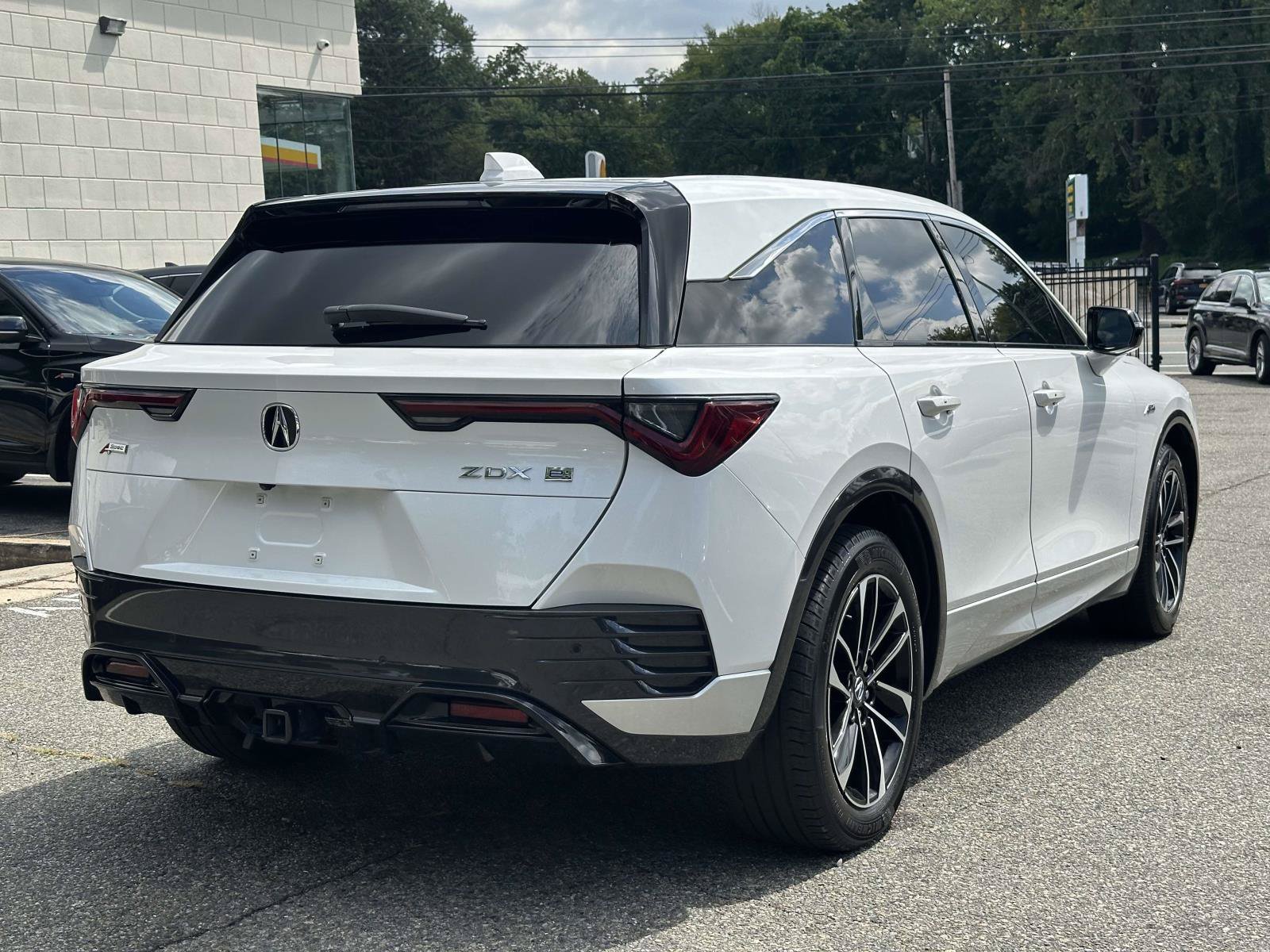 Used 2024 Acura ZDX A-Spec RWD image 3