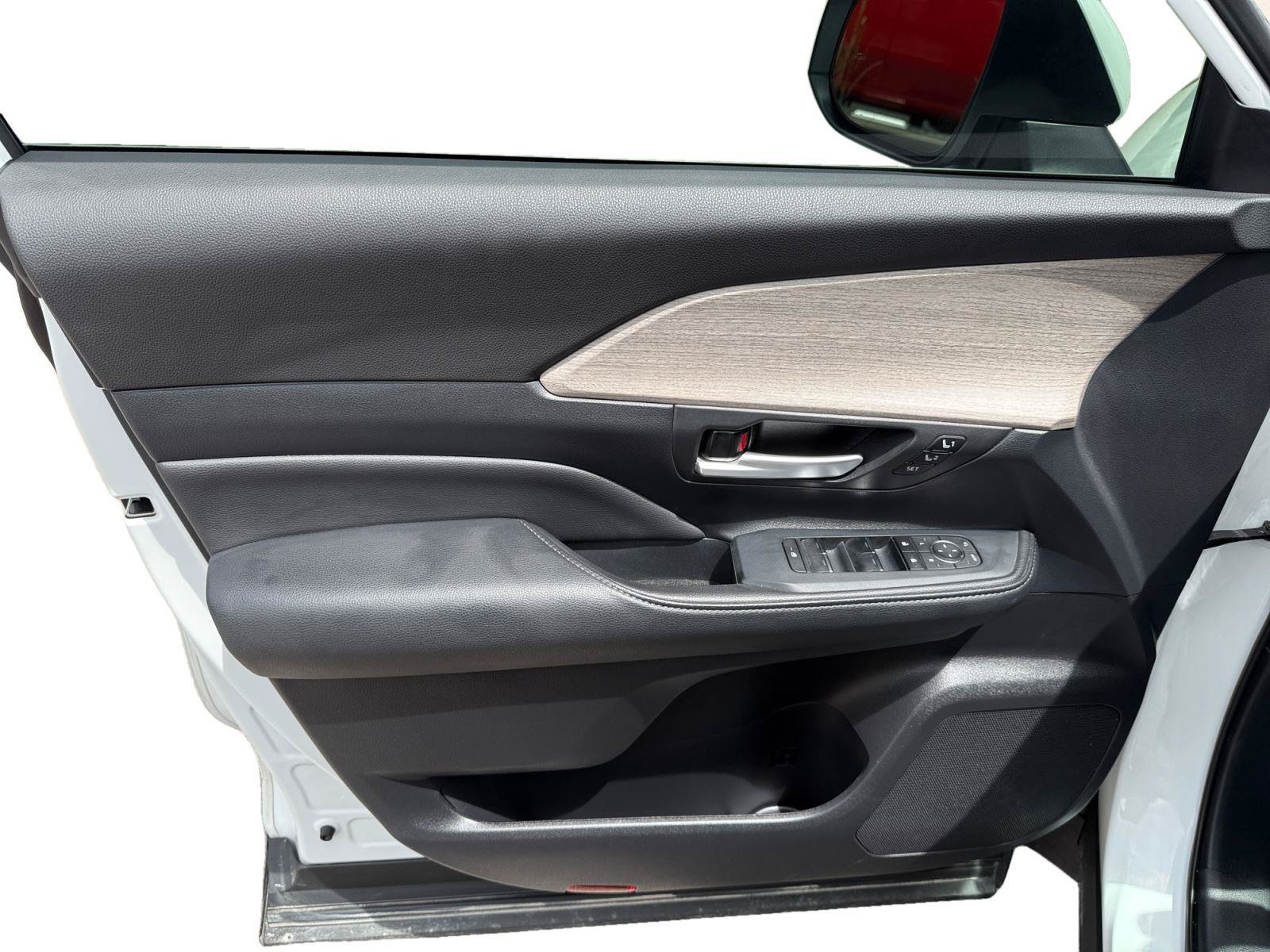 Used 2025 Toyota Grand Highlander AWD Hybrid image 9