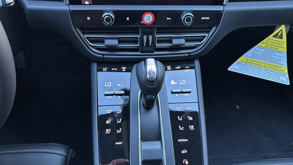 New 2026 Porsche Macan AWD/4WD image 13