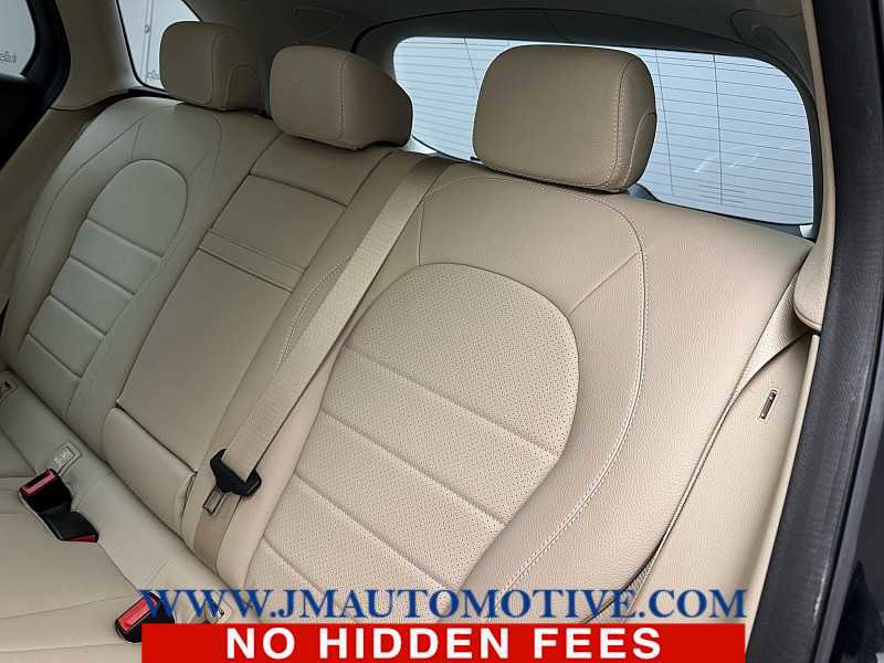 Used 2019 Mercedes-Benz GLC 300 4MATIC image 16