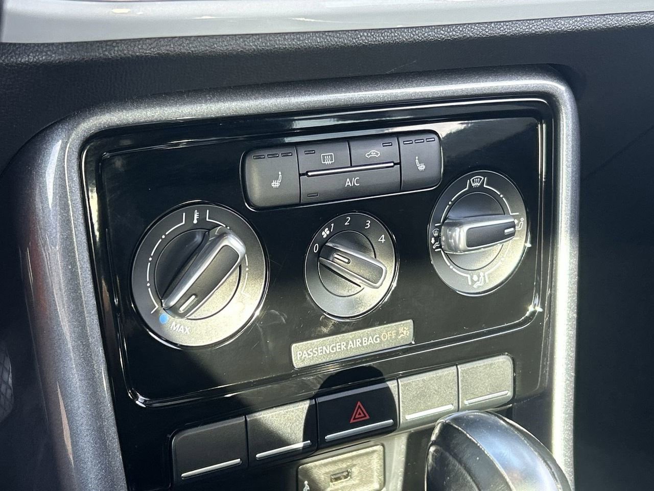 Used 2017 Volkswagen Beetle 1.8T FWD image 25