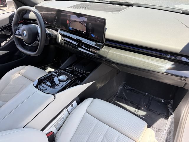 Used 2025 BMW 530i RWD image 14